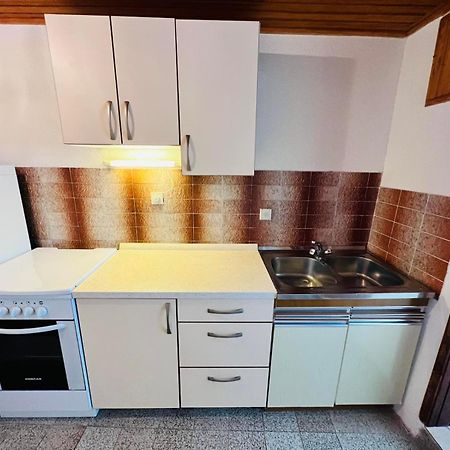 Sea Breeze Apartments With Private Beach And Boat Anchorage Stara Novalja Quarto foto