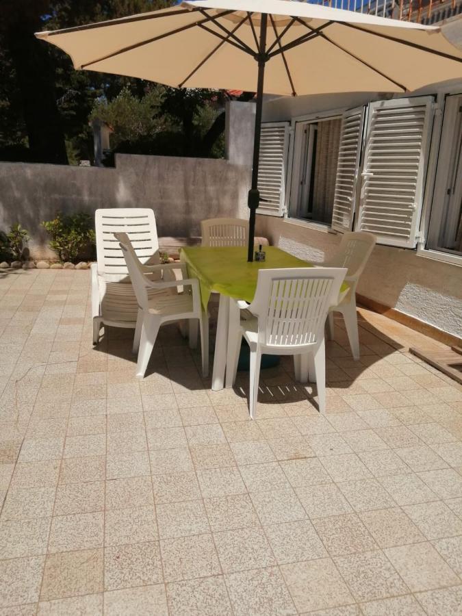 Sea Breeze Apartments With Private Beach And Boat Anchorage Stara Novalja Exterior foto