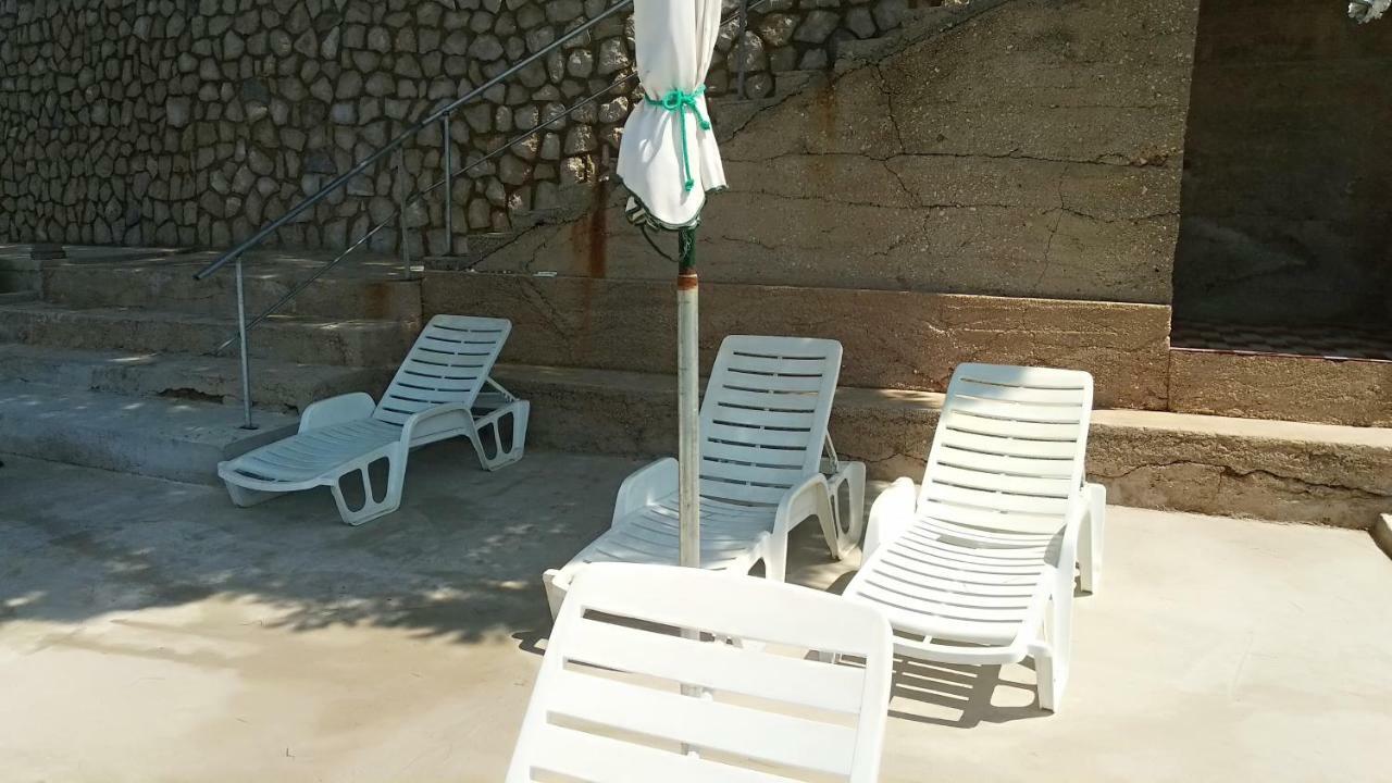 Sea Breeze Apartments With Private Beach And Boat Anchorage Stara Novalja Exterior foto
